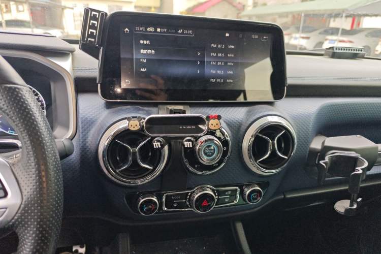 Used BAIC Off-Road BJ40 2018 2.3T Automatic Four-Wheel Drive Ring of the Tower Champion Edition China V Emission Standard Audio And AC Panel