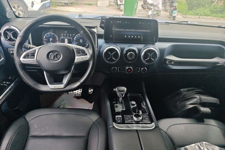 Used BAIC Off-Road BJ40 2018 2.3T Automatic Four-Wheel Drive Ring of the Tower Champion Edition China V Emission Standard Center Console