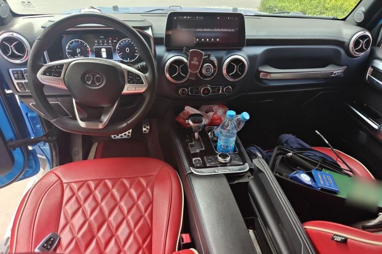 Used BAIC Off-Road BJ40 2018 2.3T Automatic Four-Wheel Drive Ring of the Tower Champion Edition China V Emission Standard Center Console