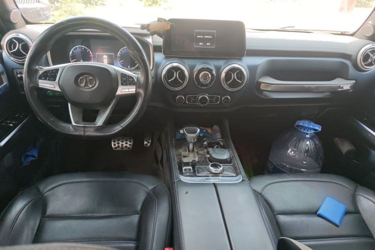 Used BAIC Off-Road BJ40 2018 2.3T Automatic Four-Wheel Drive Ring of the Tower Champion Edition China V Emission Standard Center Console