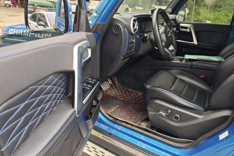 Used BAIC Off-Road BJ40 2018 2.3T Automatic Four-Wheel Drive Ring of the Tower Champion Edition China V Emission Standard Driver Seat