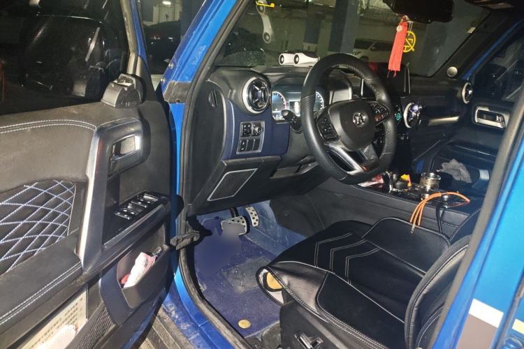 Used BAIC Off-Road BJ40 2018 2.3T Automatic Four-Wheel Drive Ring of the Tower Champion Edition China V Emission Standard Driver Seat