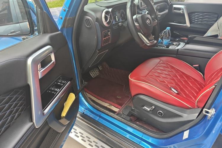 Used BAIC Off-Road BJ40 2018 2.3T Automatic Four-Wheel Drive Ring of the Tower Champion Edition China V Emission Standard Driver Seat