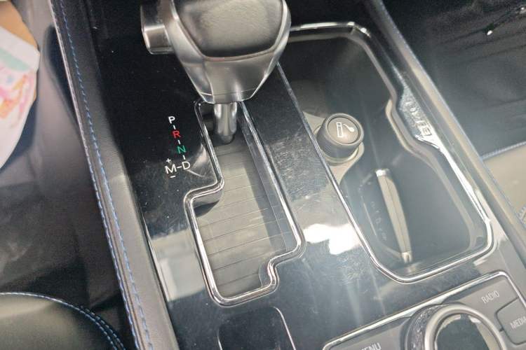 Used BAIC Off-Road BJ40 2018 2.3T Automatic Four-Wheel Drive Ring of the Tower Champion Edition China V Emission Standard Gear Lever