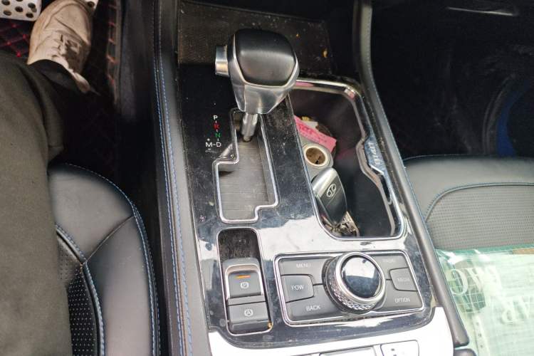 Used BAIC Off-Road BJ40 2018 2.3T Automatic Four-Wheel Drive Ring of the Tower Champion Edition China V Emission Standard Gear Lever