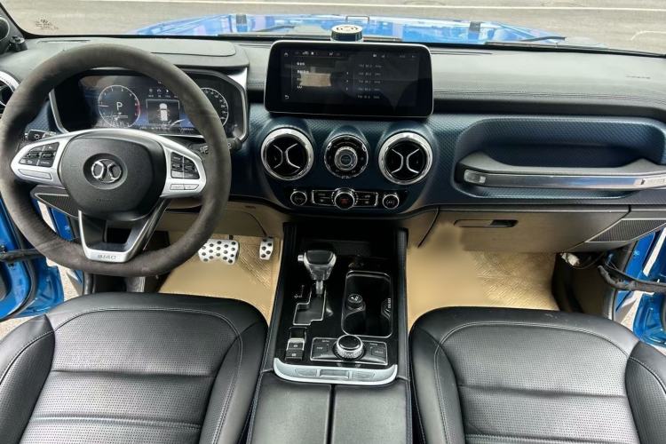 Used BAIC Off-Road BJ40 2018 2.3T Automatic Four-Wheel Drive Ring of the Tower Champion Edition China V Emission Standard Interior 3
