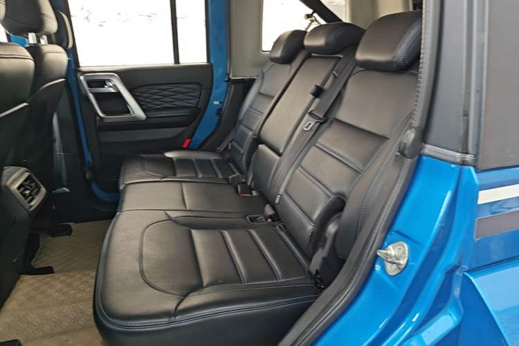 Used BAIC Off-Road BJ40 2018 2.3T Automatic Four-Wheel Drive Ring of the Tower Champion Edition China V Emission Standard Left Rear Seat
