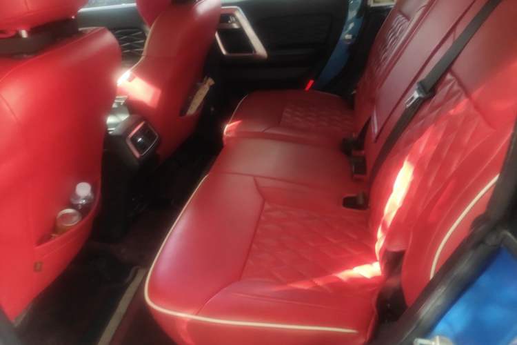 Used BAIC Off-Road BJ40 2018 2.3T Automatic Four-Wheel Drive Ring of the Tower Champion Edition China V Emission Standard Left Rear Seat