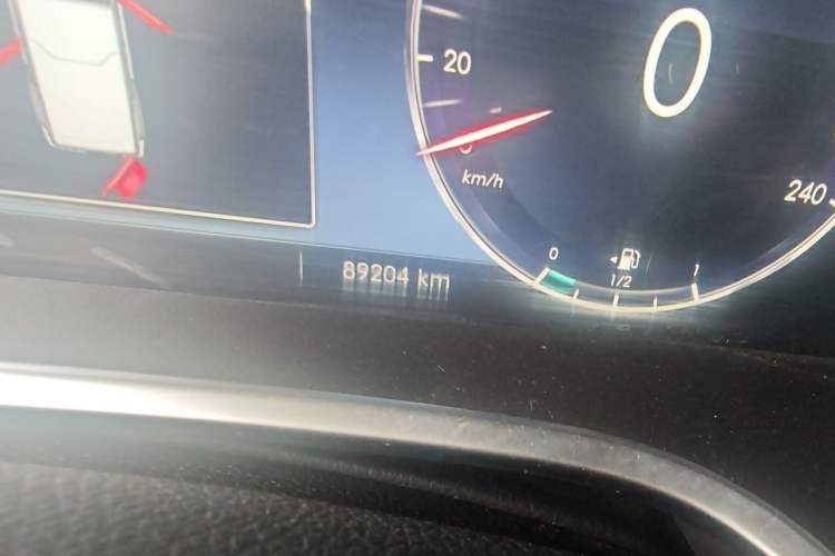 Used BAIC Off-Road BJ40 2018 2.3T Automatic Four-Wheel Drive Ring of the Tower Champion Edition China V Emission Standard Odometer Close Up