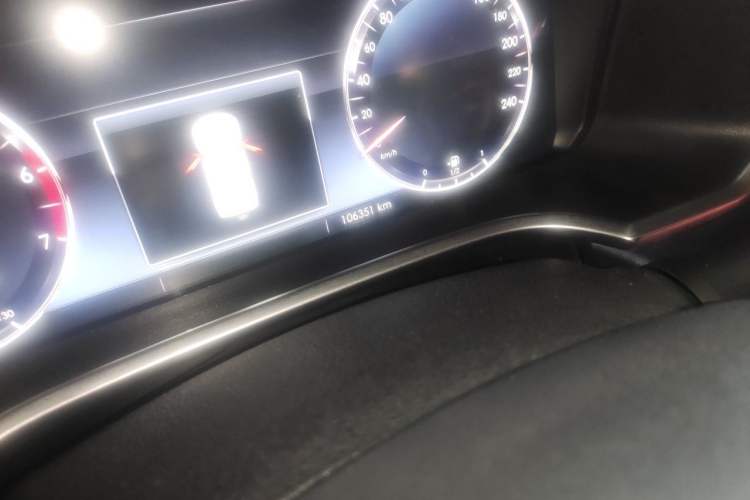 Used BAIC Off-Road BJ40 2018 2.3T Automatic Four-Wheel Drive Ring of the Tower Champion Edition China V Emission Standard Odometer Close Up