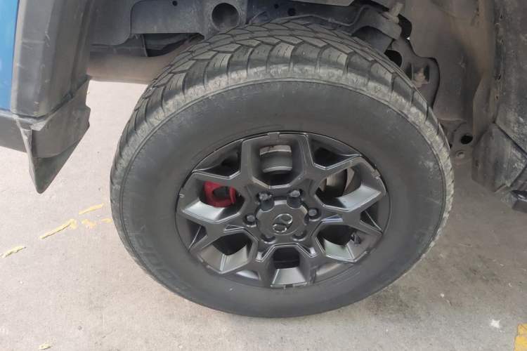 Used BAIC Off-Road BJ40 2018 2.3T Automatic Four-Wheel Drive Ring of the Tower Champion Edition China V Emission Standard Right Front Wheel Hub