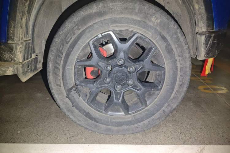 Used BAIC Off-Road BJ40 2018 2.3T Automatic Four-Wheel Drive Ring of the Tower Champion Edition China V Emission Standard Right Front Wheel Hub