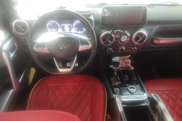 Used BAIC Off-Road BJ40 2018 2.3T Automatic Four-Wheel Drive Ring of the Tower Champion Edition China V Emission Standard Steering Wheel