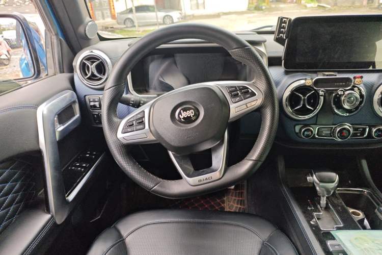 Used BAIC Off-Road BJ40 2018 2.3T Automatic Four-Wheel Drive Ring of the Tower Champion Edition China V Emission Standard Steering Wheel