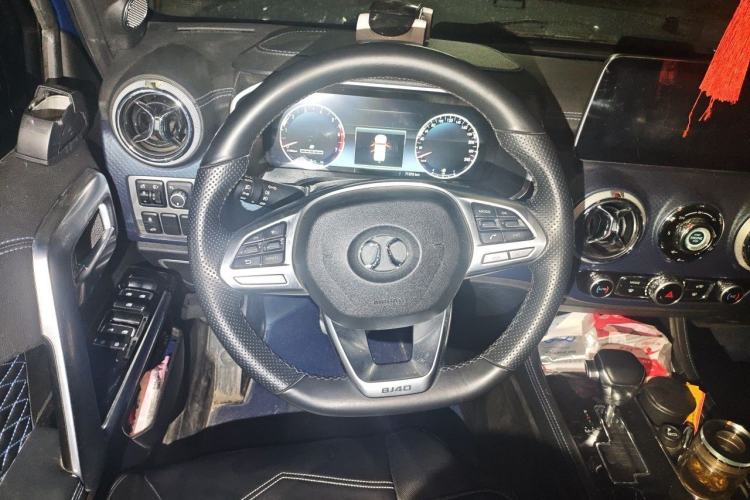 Used BAIC Off-Road BJ40 2018 2.3T Automatic Four-Wheel Drive Ring of the Tower Champion Edition China V Emission Standard Steering Wheel