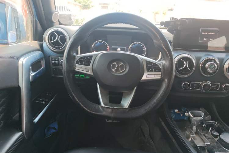 Used BAIC Off-Road BJ40 2018 2.3T Automatic Four-Wheel Drive Ring of the Tower Champion Edition China V Emission Standard Steering Wheel