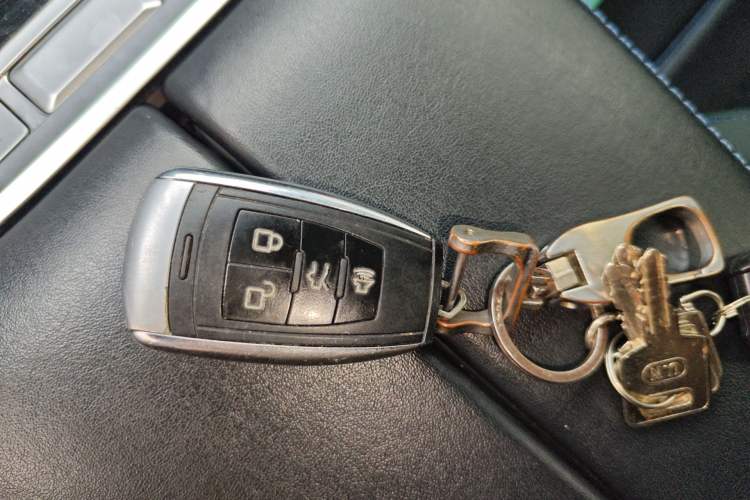 Used BAIC Off-Road BJ40 2018 2.3T Automatic Four-Wheel Drive Ring of the Tower Champion Edition China V Emission Standard Vehicle Key