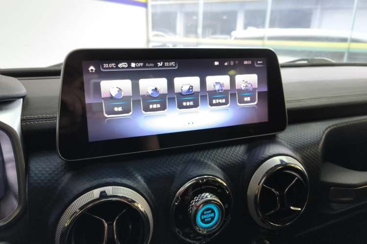 Used BAIC Off-Road BJ40 2018 PLUS 2.3T Automatic Four-Wheel Drive Flagship Version China V Emission Standard Audio And AC Panel