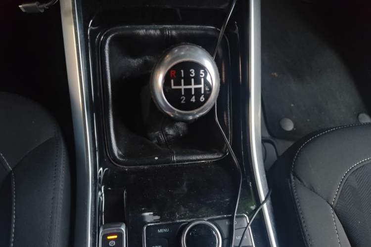 Used BAIC Off-Road BJ40 2018 PLUS 2.0D Manual Four-Wheel Drive Prestige Model China V Emission Standard Gear Lever