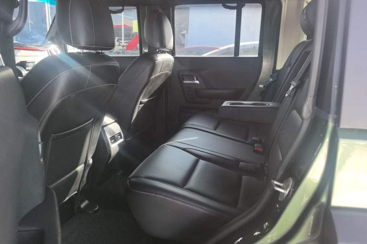 Used BAIC Off-Road BJ40 2018 40L 2.0T Manual Diesel Four-Wheel Drive Prestige Edition Interior 1