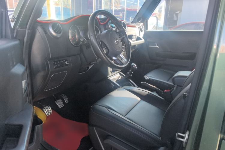 Used BAIC Off-Road BJ40 2018 40L 2.0T Manual Diesel Four-Wheel Drive Prestige Edition Interior 2