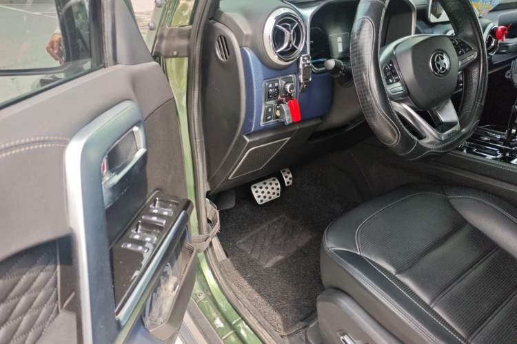 Used BAIC Off-Road BJ40 2018 PLUS 2.3T Automatic Four-Wheel Drive Flagship Version China V Emission Standard Interior 3