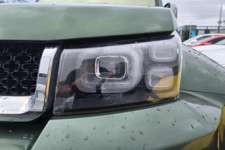 Used BAIC Off-Road BJ40 2018 PLUS 2.3T Automatic Four-Wheel Drive Flagship Version China V Emission Standard Left Front Headlight