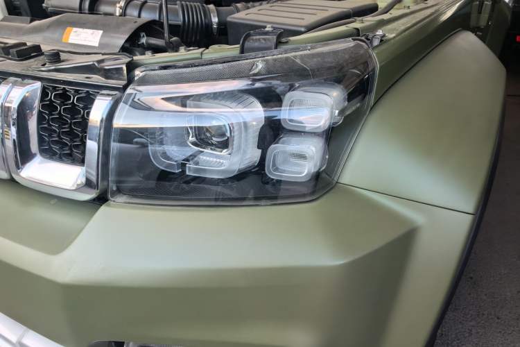 Used BAIC Off-Road BJ40 2018 PLUS 2.0D Manual Four-Wheel Drive Prestige Model China V Emission Standard Left Front Headlight