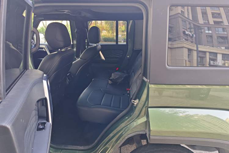 Used BAIC Off-Road BJ40 2018 PLUS 2.3T Automatic Four-Wheel Drive Flagship Version China V Emission Standard Left Rear Seat
