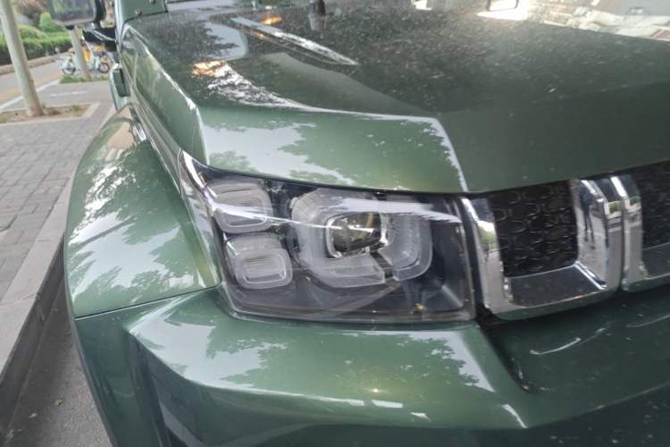 Used BAIC Off-Road BJ40 2018 PLUS 2.0D Manual Four-Wheel Drive Prestige Model China V Emission Standard Right Front Headlight