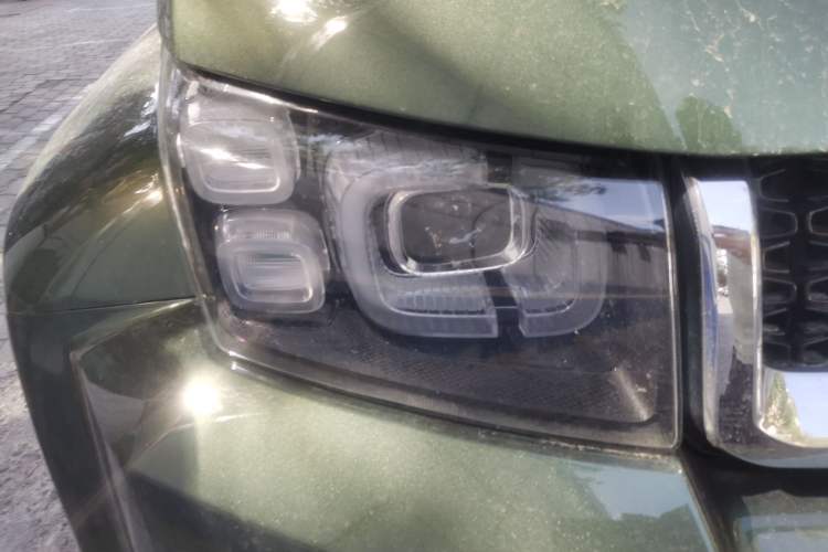 Used BAIC Off-Road BJ40 2018 PLUS 2.3T Automatic Four-Wheel Drive Premium Edition China V Right Front Headlight