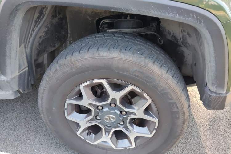 Used BAIC Off-Road BJ40 2018 PLUS 2.3T Automatic Four-Wheel Drive Flagship Version China V Emission Standard Right Front Wheel Hub