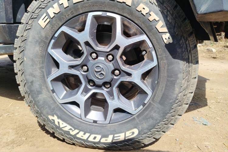 Used BAIC Off-Road BJ40 2018 PLUS 2.3T Automatic Four-Wheel Drive Premium Edition China V Right Front Wheel Hub