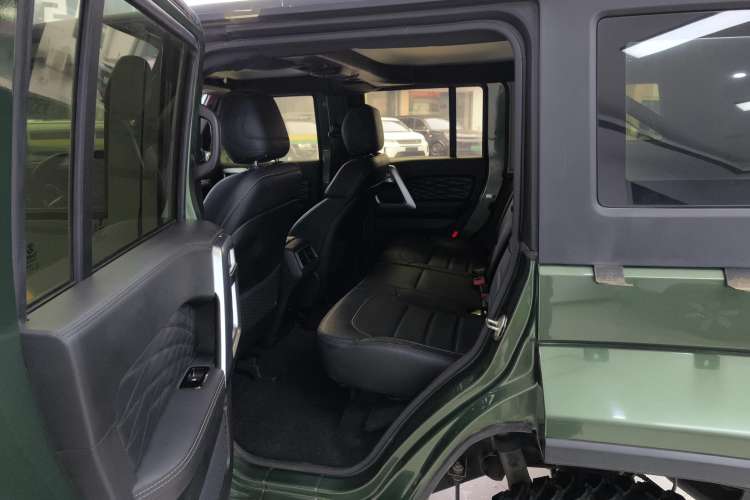 Used BAIC Off-Road BJ40 2018 PLUS 2.3T Automatic Four-Wheel Drive Flagship Version China V Emission Standard Right Rear Seat