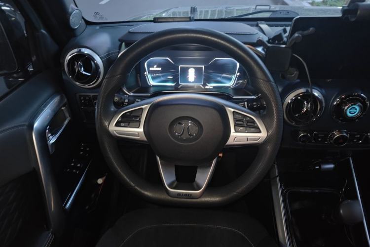 Used BAIC Off-Road BJ40 2018 PLUS 2.0D Manual Four-Wheel Drive Prestige Model China V Emission Standard Steering Wheel
