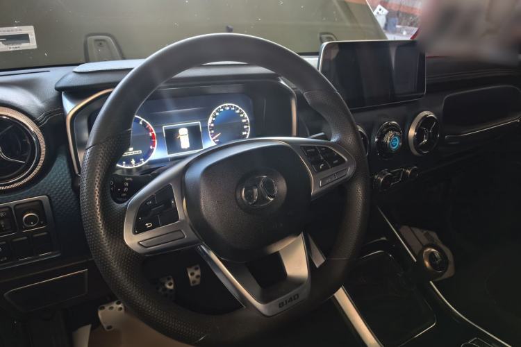 Used BAIC Off-Road BJ40 2018 PLUS 2.0D Manual Four-Wheel Drive Prestige Model China V Emission Standard Steering Wheel