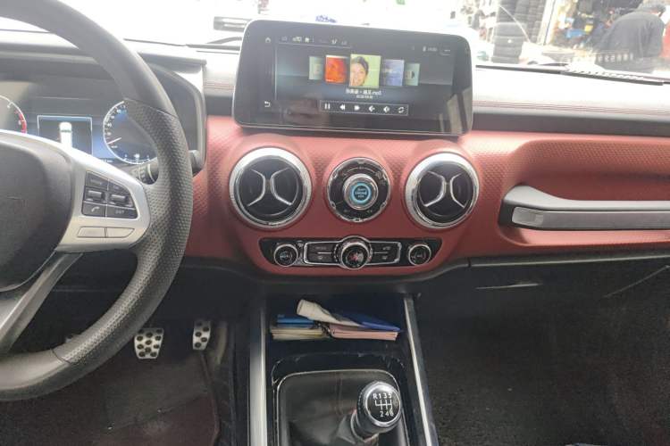 Used BAIC Off-Road BJ40 2018 PLUS 2.0D Manual Four-Wheel Drive Prestige Model China V Emission Standard