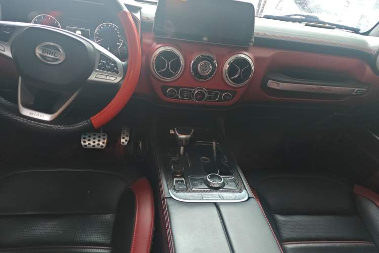 Used BAIC Off-Road BJ40 2018 PLUS 2.3T Automatic Four-Wheel Drive Flagship Version China V Emission Standard Audio And AC Panel