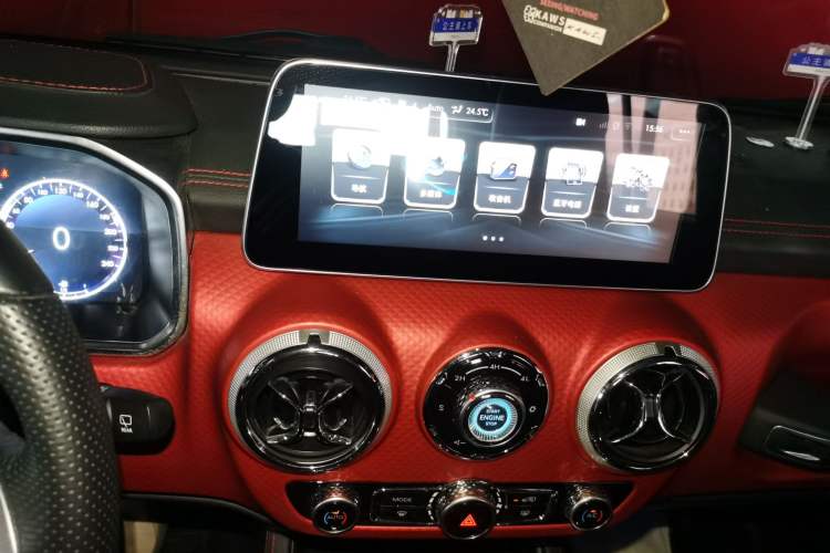 Used BAIC Off-Road BJ40 2018 PLUS 2.3T Automatic Four-Wheel Drive Flagship Version China V Emission Standard Audio And AC Panel