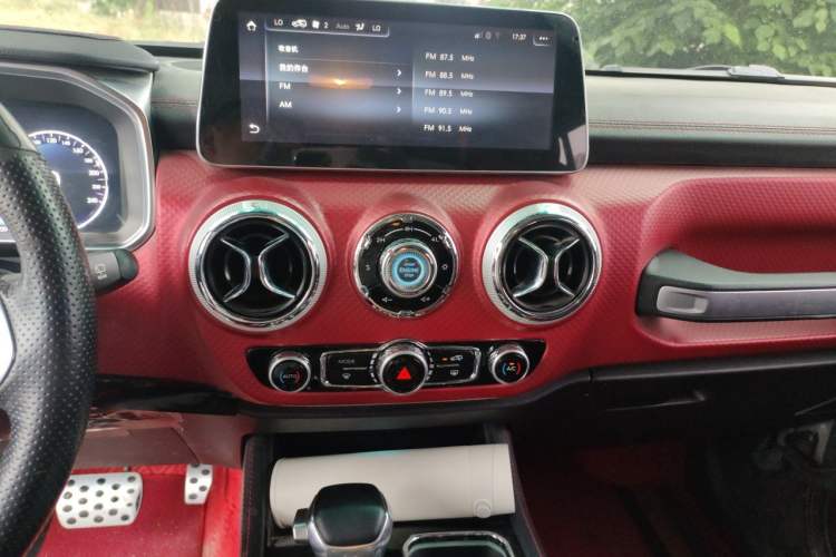 Used BAIC Off-Road BJ40 2018 PLUS 2.3T Automatic Four-Wheel Drive Premium Edition China V Audio And AC Panel