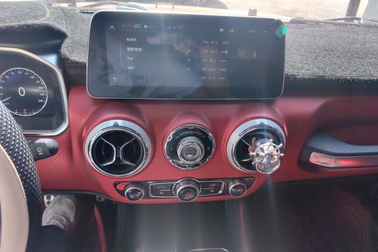 Used BAIC Off-Road BJ40 2018 PLUS 2.3T Automatic Four-Wheel Drive Flagship Version China V Emission Standard Audio And AC Panel