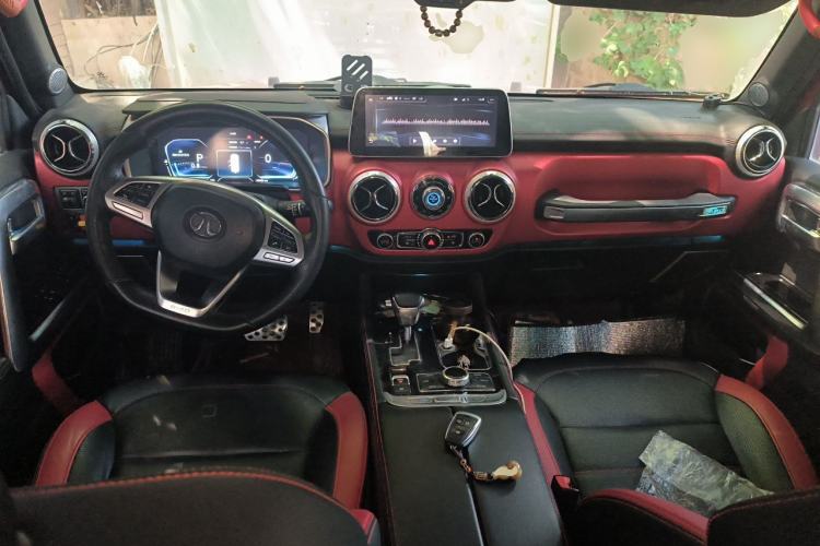 Used BAIC Off-Road BJ40 2018 PLUS 2.3T Automatic Four-Wheel Drive Flagship Version China V Emission Standard Center Console