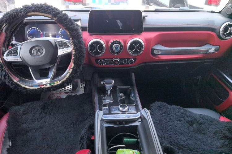 Used BAIC Off-Road BJ40 2018 PLUS 2.3T Automatic Four-Wheel Drive Flagship Version China V Emission Standard Center Console
