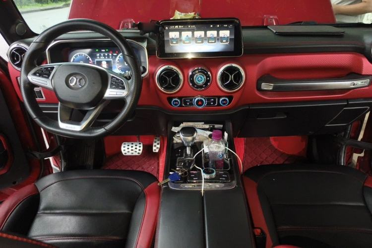 Used BAIC Off-Road BJ40 2018 PLUS 2.3T Automatic Four-Wheel Drive Flagship Version China V Emission Standard Center Console