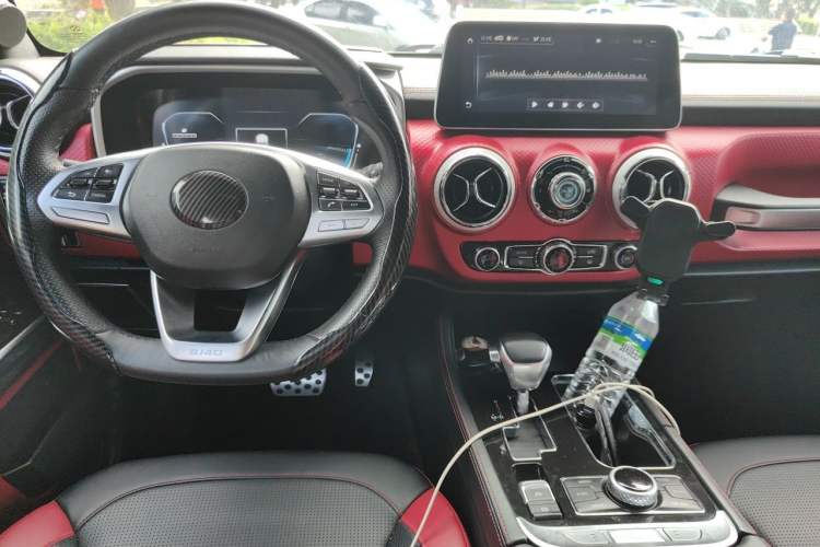 Used BAIC Off-Road BJ40 2018 PLUS 2.3T Automatic Four-Wheel Drive Flagship Version China V Emission Standard Center Console