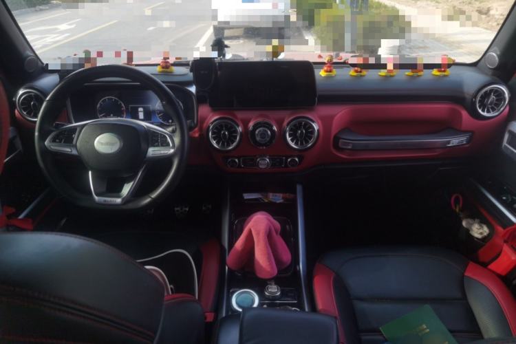 Used BAIC Off-Road BJ40 2018 PLUS 2.0T Manual Four-Wheel Drive Premium Edition China V Center Console