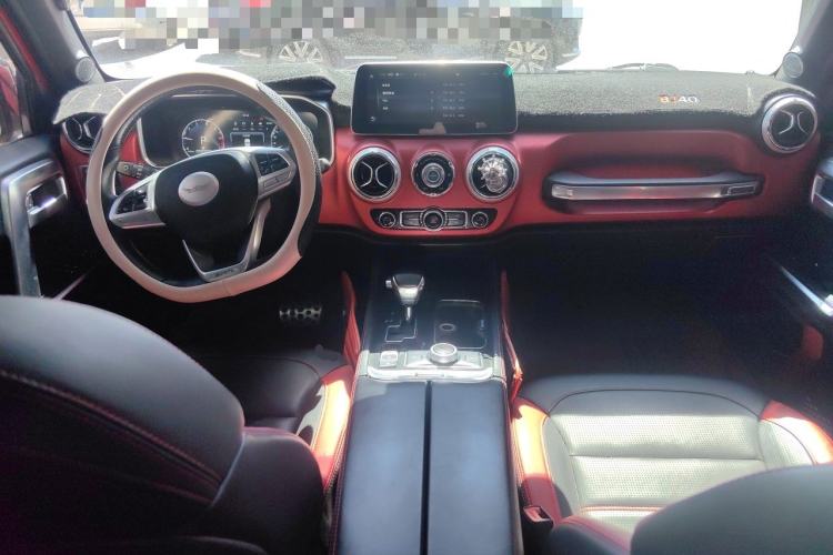 Used BAIC Off-Road BJ40 2018 PLUS 2.3T Automatic Four-Wheel Drive Flagship Version China V Emission Standard Center Console