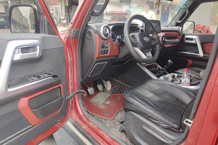 Used BAIC Off-Road BJ40 2018 PLUS 2.0D Manual Four-Wheel Drive Prestige Model China V Emission Standard