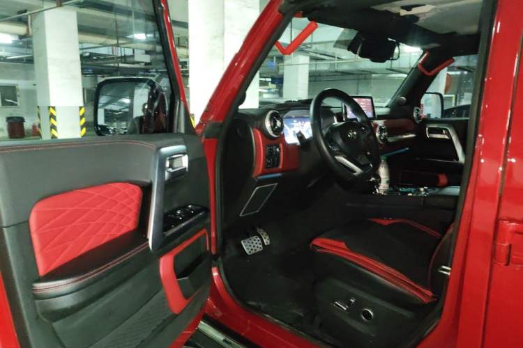 Used BAIC Off-Road BJ40 2018 PLUS 2.3T Automatic Four-Wheel Drive Flagship Version China V Emission Standard Driver Seat