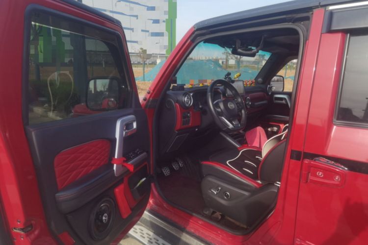 Used BAIC Off-Road BJ40 2018 PLUS 2.0T Manual Four-Wheel Drive Premium Edition China V Driver Seat